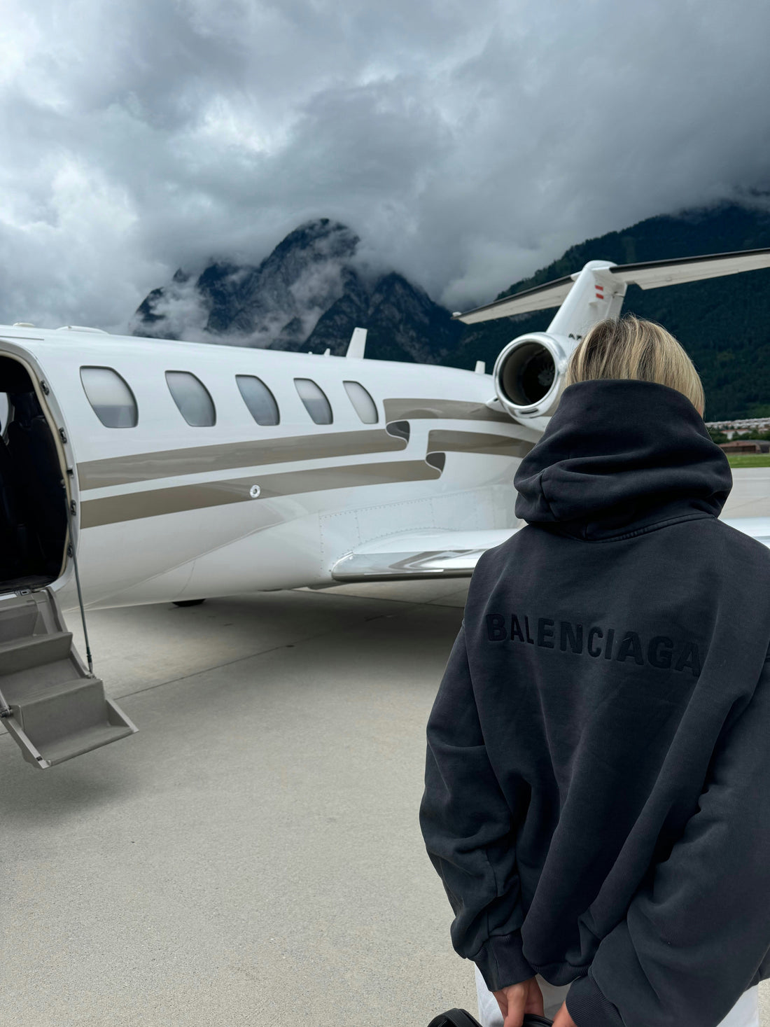 Swift Voyages: Travel Made Simple and Efficient